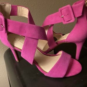 Magenta sued open-toe suede sandals with cross-cross straps/gold zipper at heel